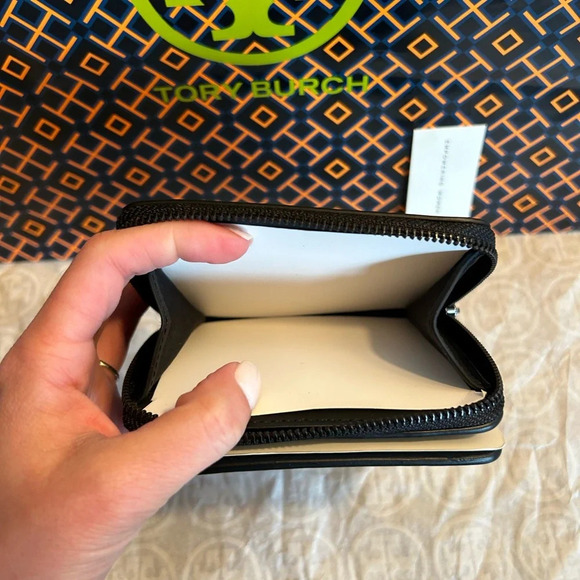 Tory Burch Britten Matte Bifold Wallet Matte Black - Picture 9 of 12